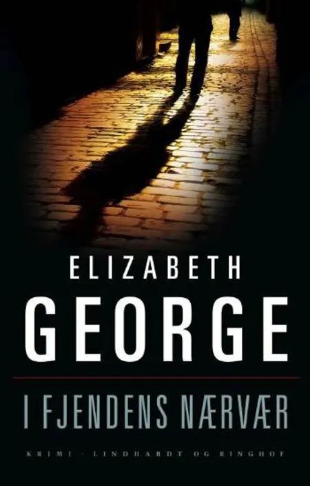 I fjendens nærvær af Elizabeth George