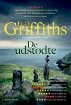 De udstødte af Elly Griffiths