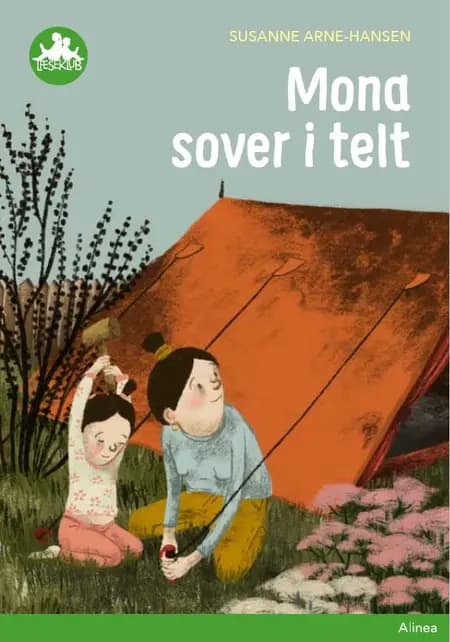 Mona sover i telt af Susanne Arne-Hansen