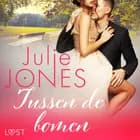 Tussen de bomen - erotisch verhaal af Julie Jones