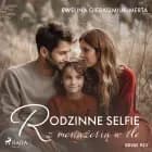 Rodzinne selfie z menażerią w tle
