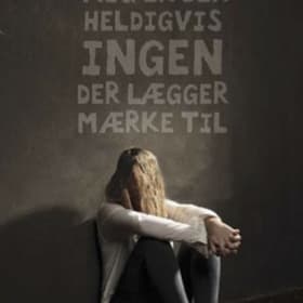 Mig er der heldigvis ingen der lægger mærke til af Liv Marit Weberg