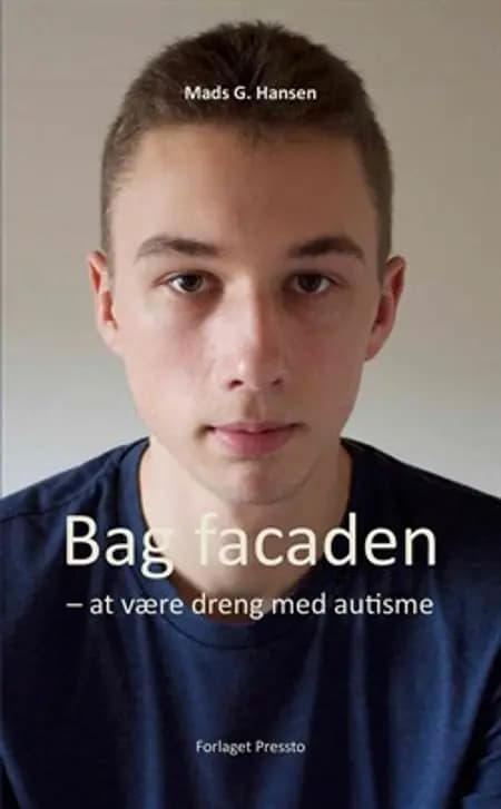 Bag facaden af Mads Hansen