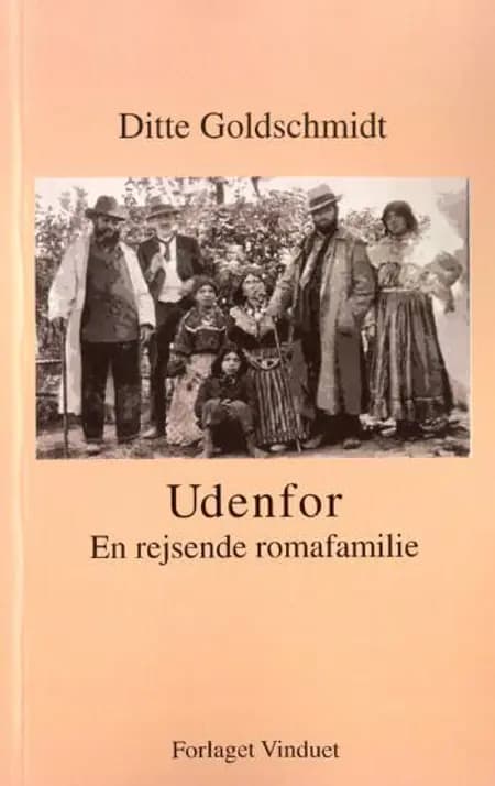 Udenfor af Ditte Goldschmidt
