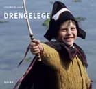 Drengelege af Lillian Egholm