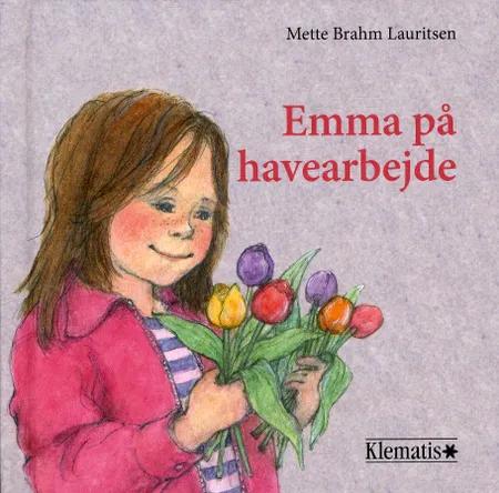 Emma på havearbejde af Mette Bram Lauritsen