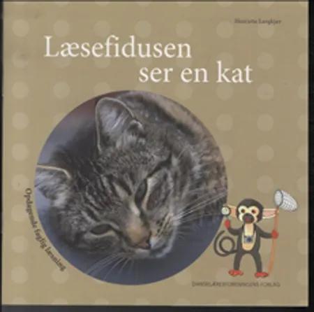 Læsefidusen ser en kat af Henriette Langkjær