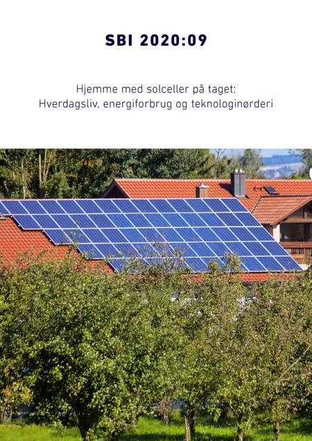 Hjemme med solceller på taget af Mette Mechlenborg
